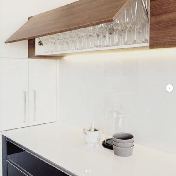 overhead cabinet