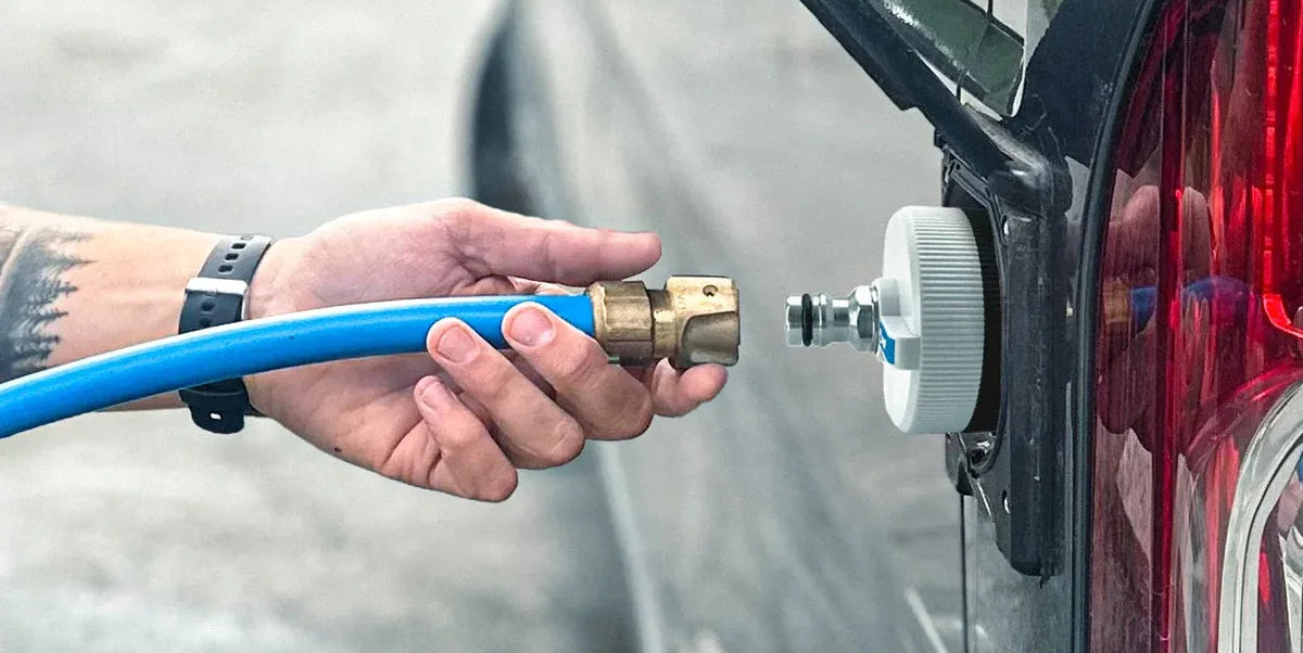 Easy and clean filling of your caravan tank with the filling adapter Entry